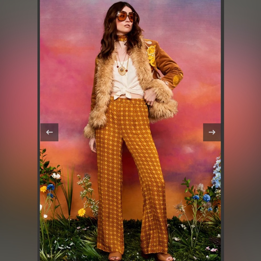 The Hippie Shake Heart of Gold Daisy Broderie pants